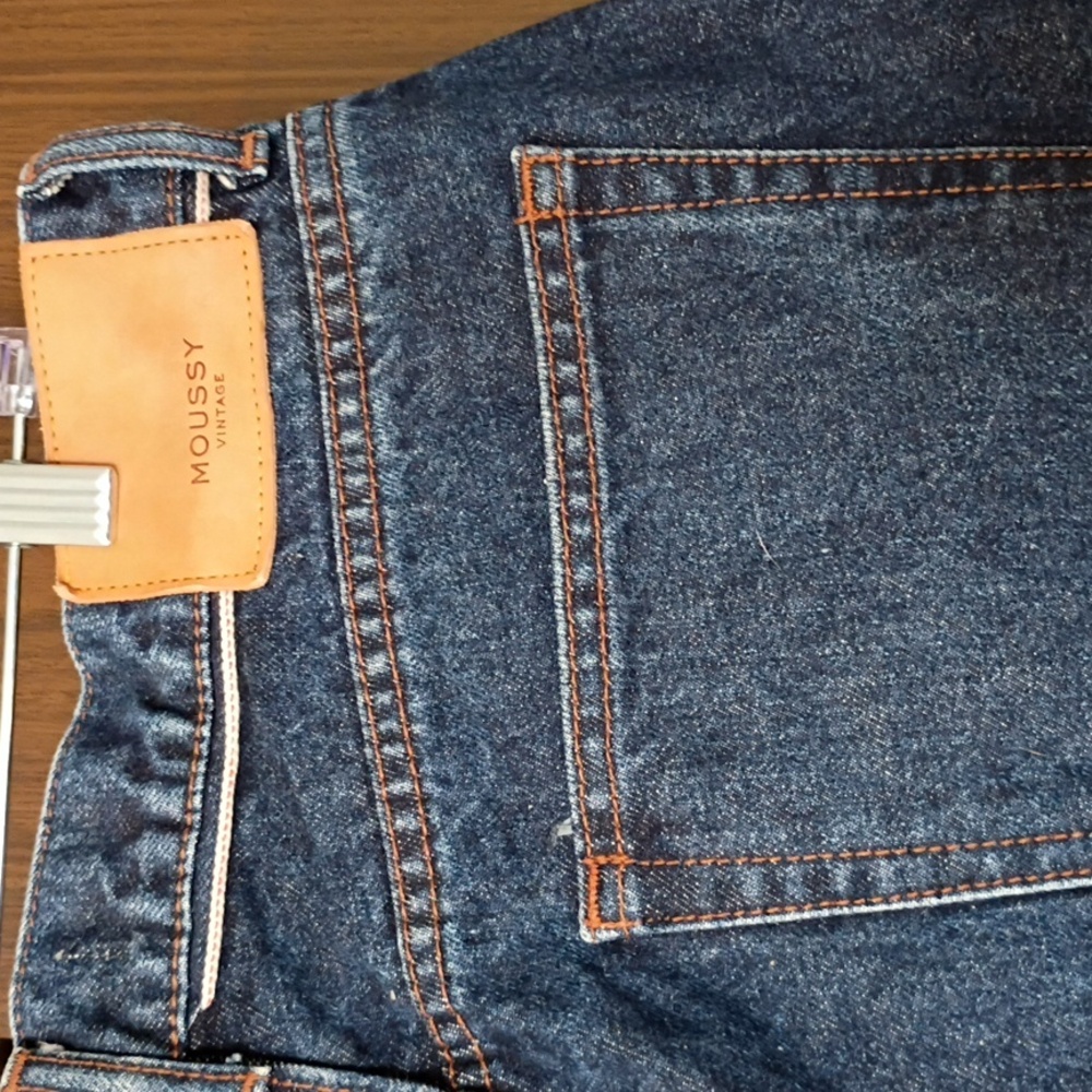 Moussy Women's Jeans Deep Indigo, Curvy Hip, Straight Leg. - Picture 4 of 6